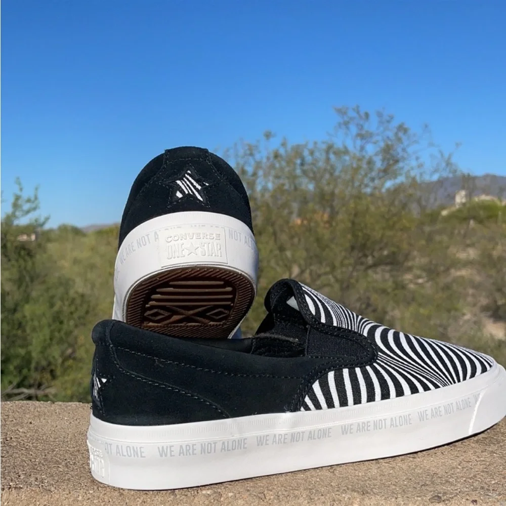 New Trippy Two Tone Psychedelic Converse One Star Slip On Sneakers - Picture 9 of 14